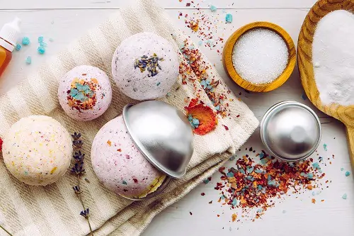bath bombs with supplies to make them