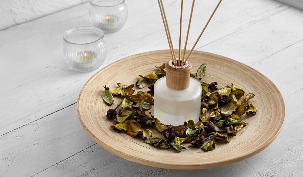 DIY Reed Diffuser with dried flowers