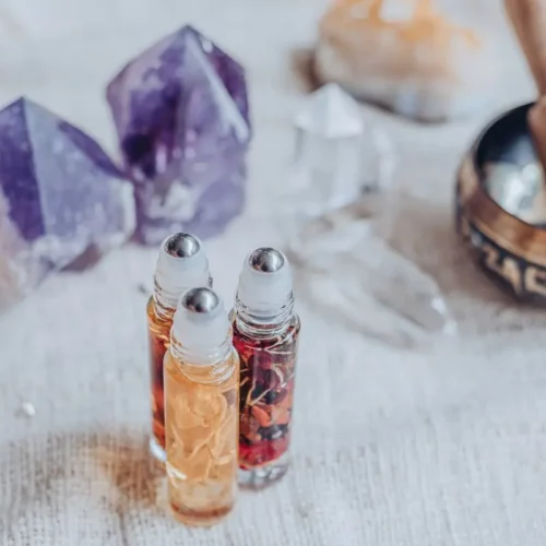 essential oils and crystals for meditation