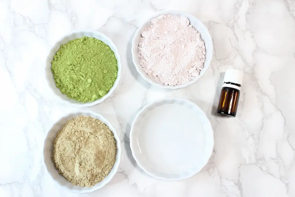 photo of aloe vera powder, kaolin clay, matcha and essential oil for a diy matcha face mask