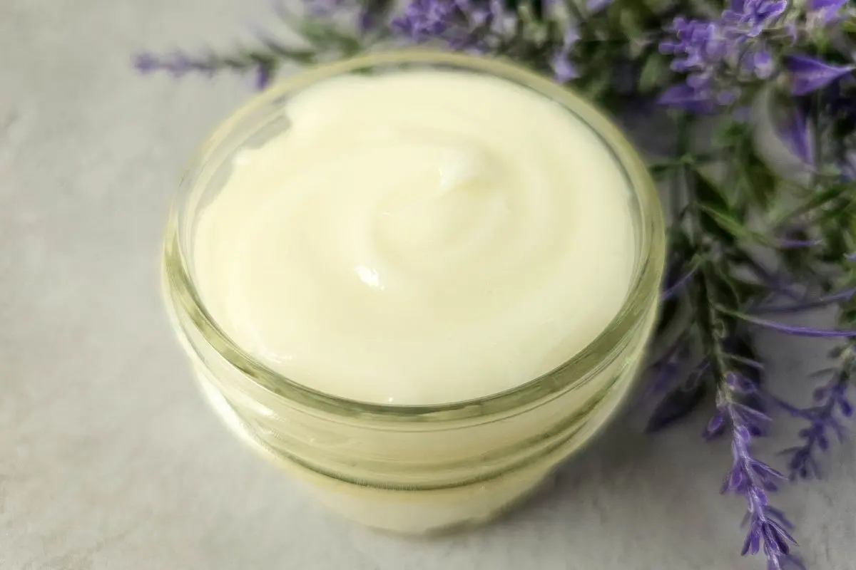 photo of jar of homemade magnesium lotion