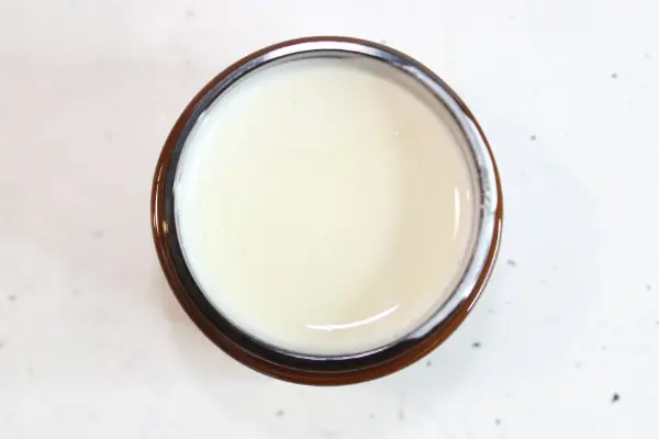 jar of homemade sunsucreen