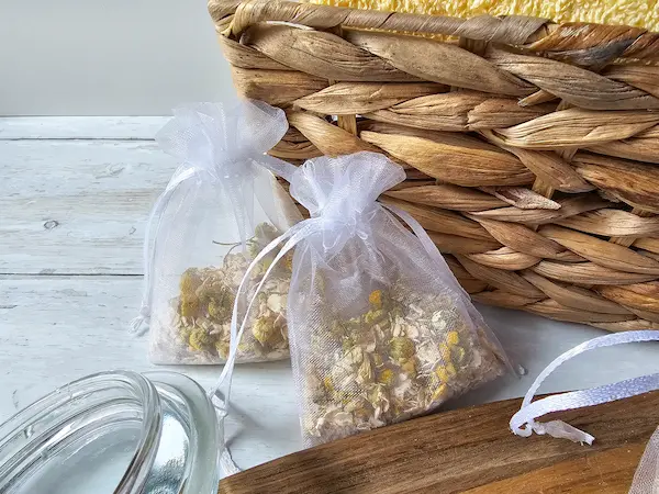 Oatmeal and Chamomile Bath Tea bags
