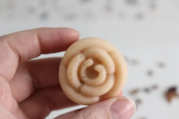 Moisturizing Rose Lotion Bars DIY Recipe 24 rose lotion bars 10